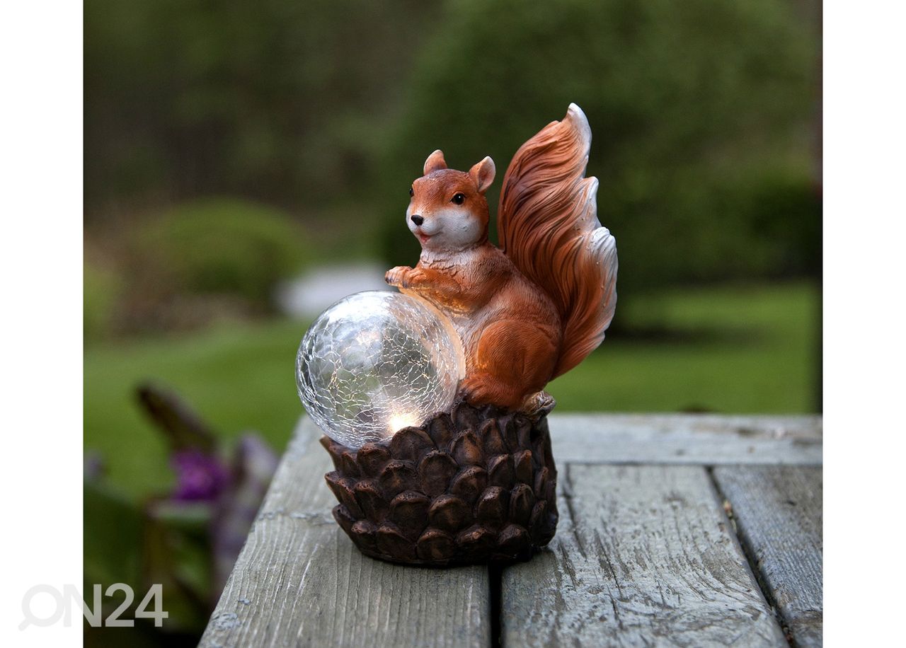 Päikesepaneeliga aiavalgusti Squirrel suurendatud