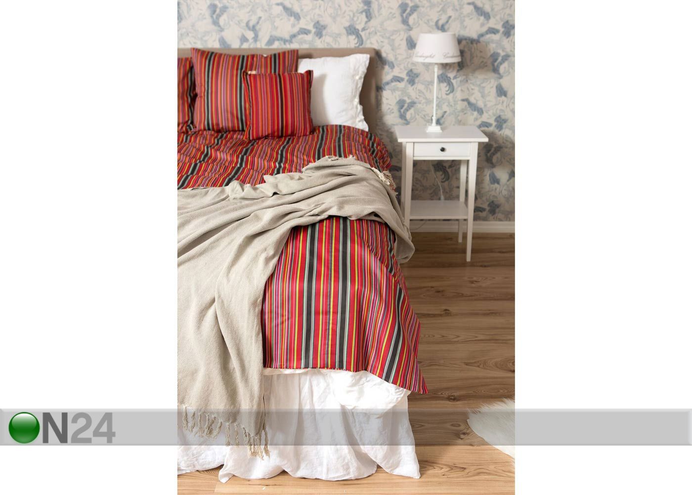 Etno voodipesukomplekt Kihnu 150x210 cm suurendatud