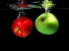Pilt Two Apple Falling Into Water