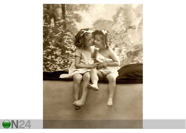 Pilt A Vintage Photograph of Two Little Girls NW-31126