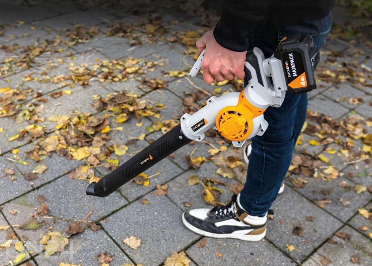 Batavia 18V lehepuhur, aku ja laadijata suurendatud