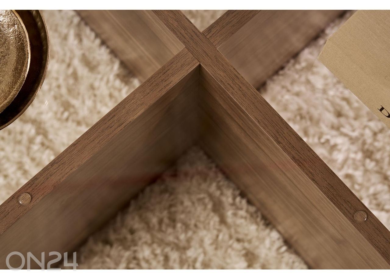 Diivanilaud suurendatud