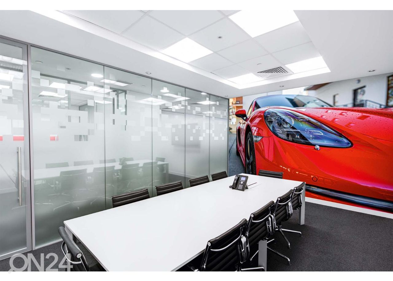 Fliis fototapeet Bright Red Car suurendatud