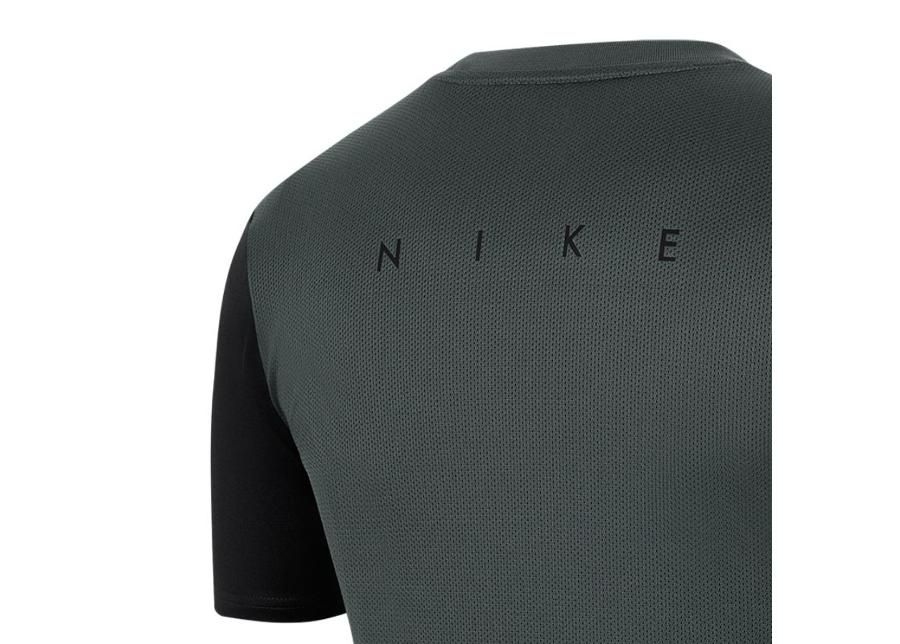 Jalgpallisärk meestele Nike Academy Pro Top SS M BV6926-073 suurendatud