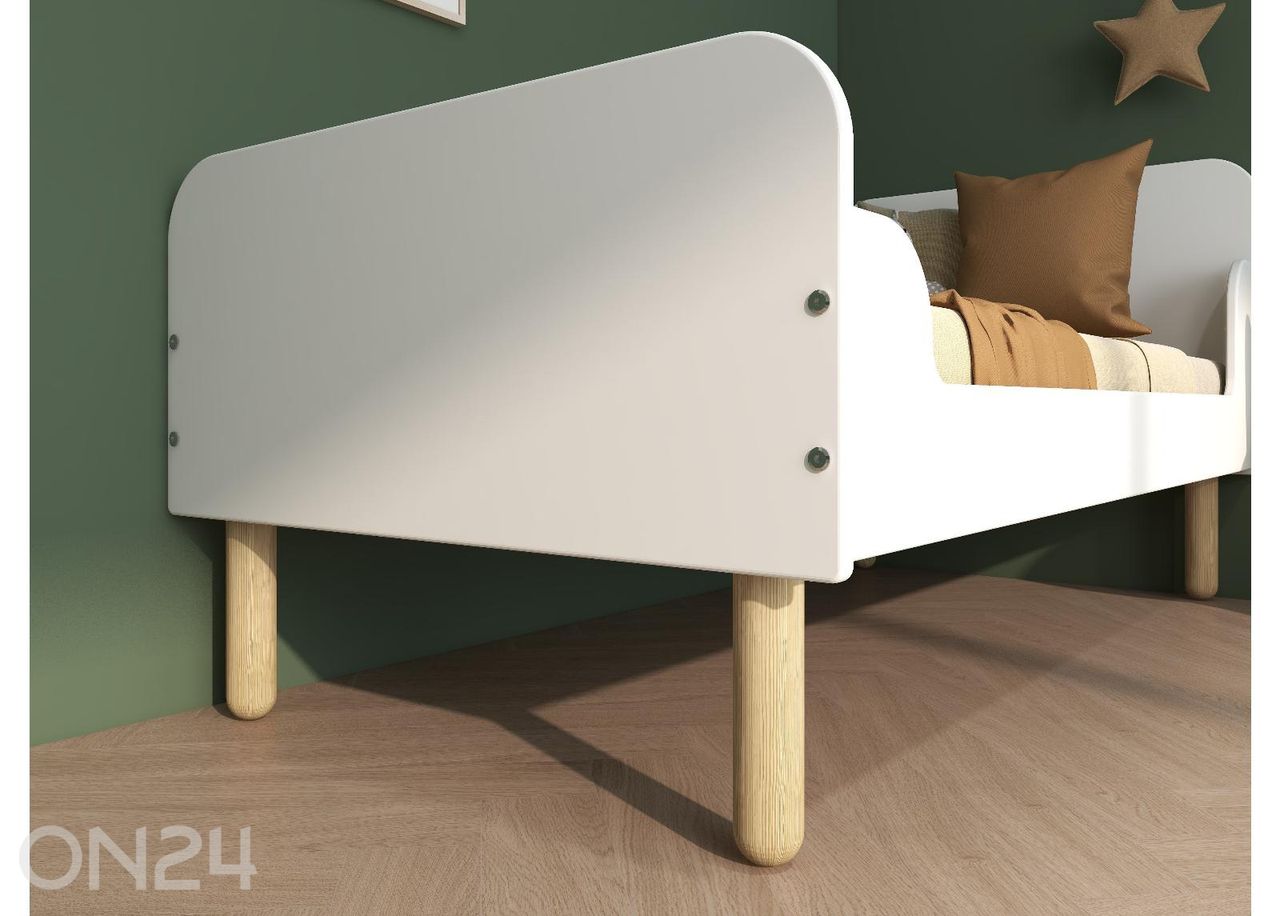 Juuniorvoodi Thuka Dagmar suurendatud