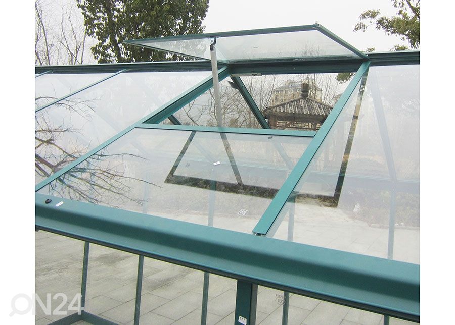 Kasvuhoone klaasist 5,7 m² suurendatud