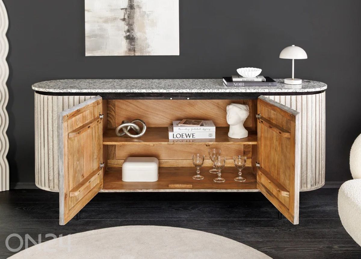 Kummut Adlon suurendatud