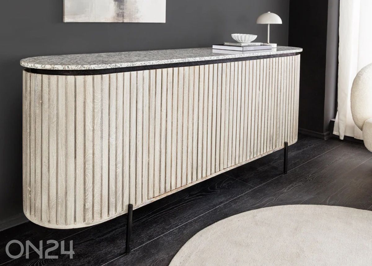 Kummut Adlon suurendatud