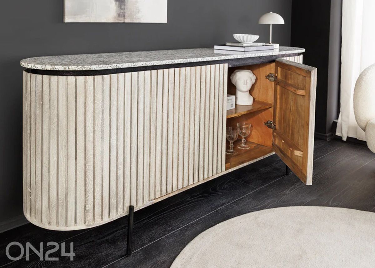 Kummut Adlon suurendatud