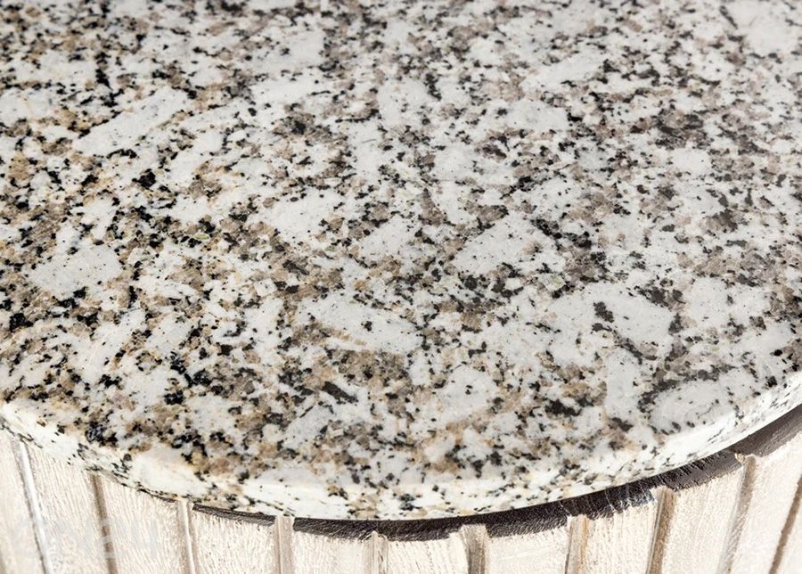 Kummut Adlon suurendatud