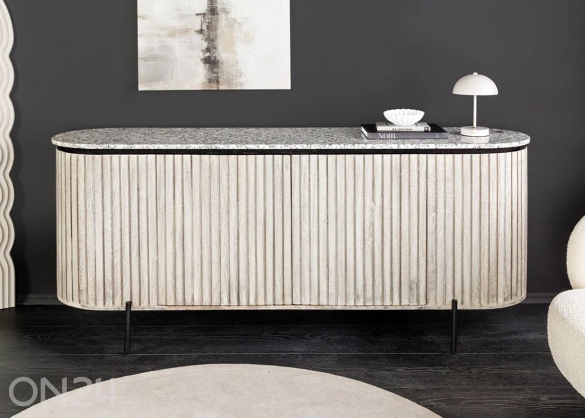 Kummut Adlon suurendatud