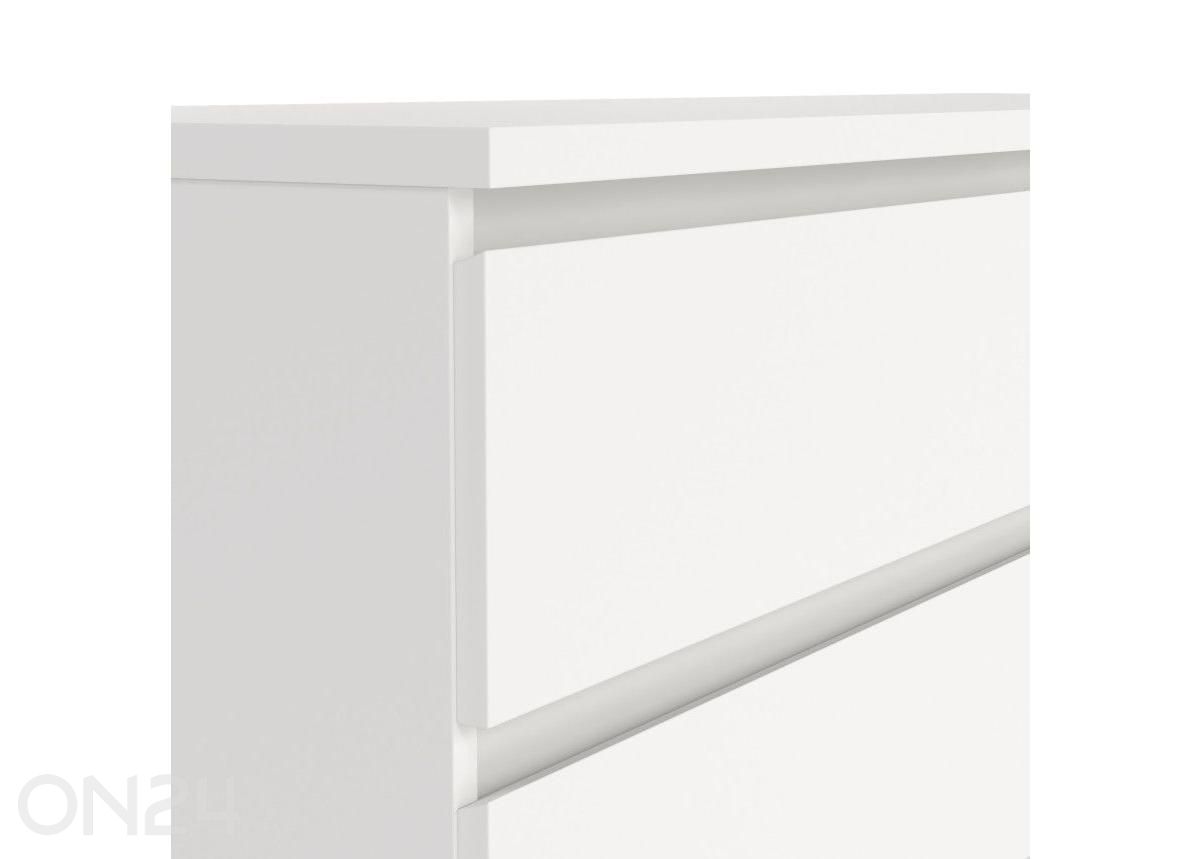 Kummut Naia suurendatud