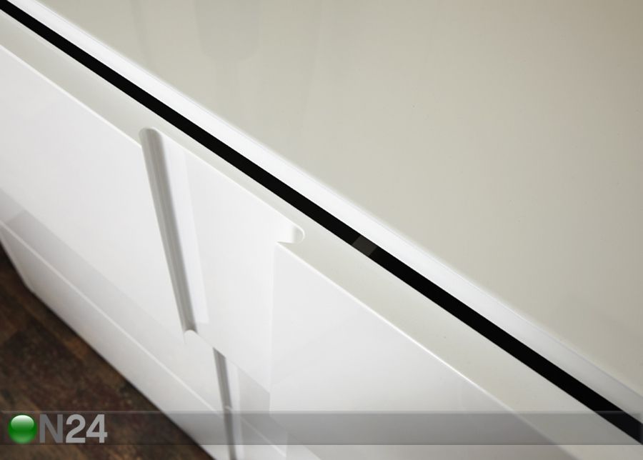 Kummut Wesley suurendatud