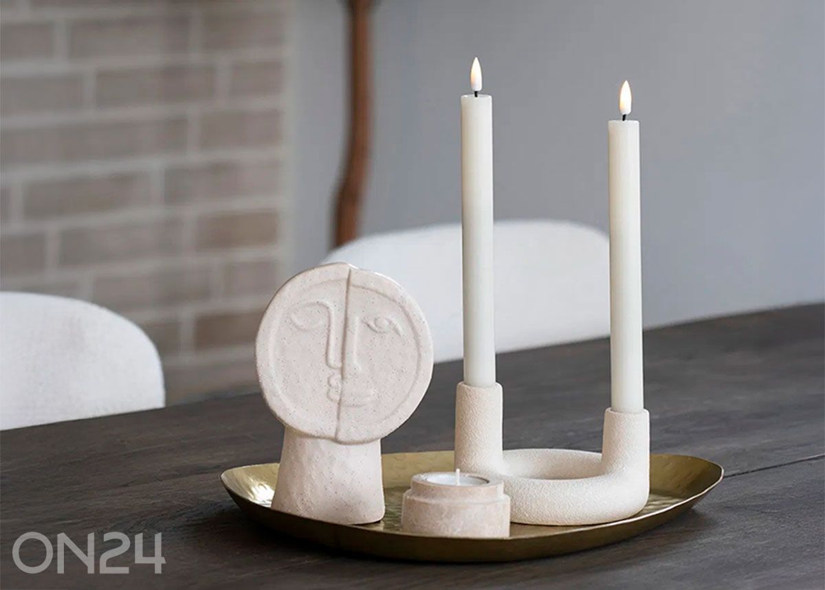 Küünlahoidja suurendatud