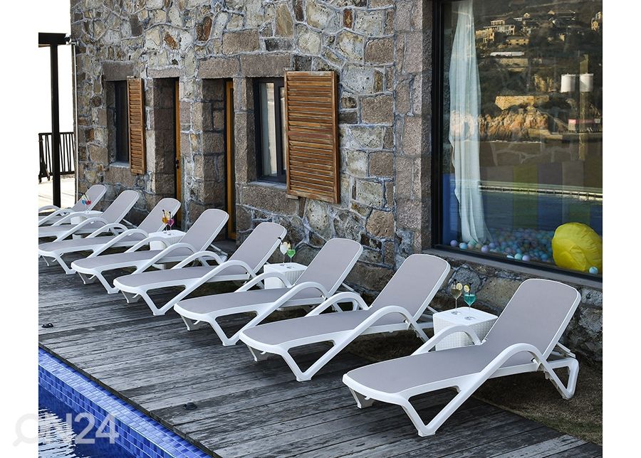 Lamamistool Resort suurendatud