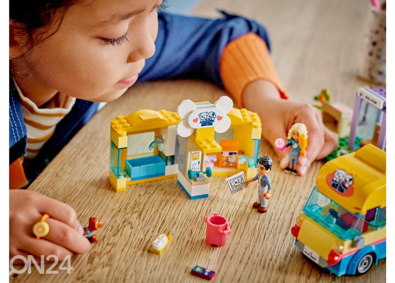 LEGO Friends Koerapäästekaubik suurendatud