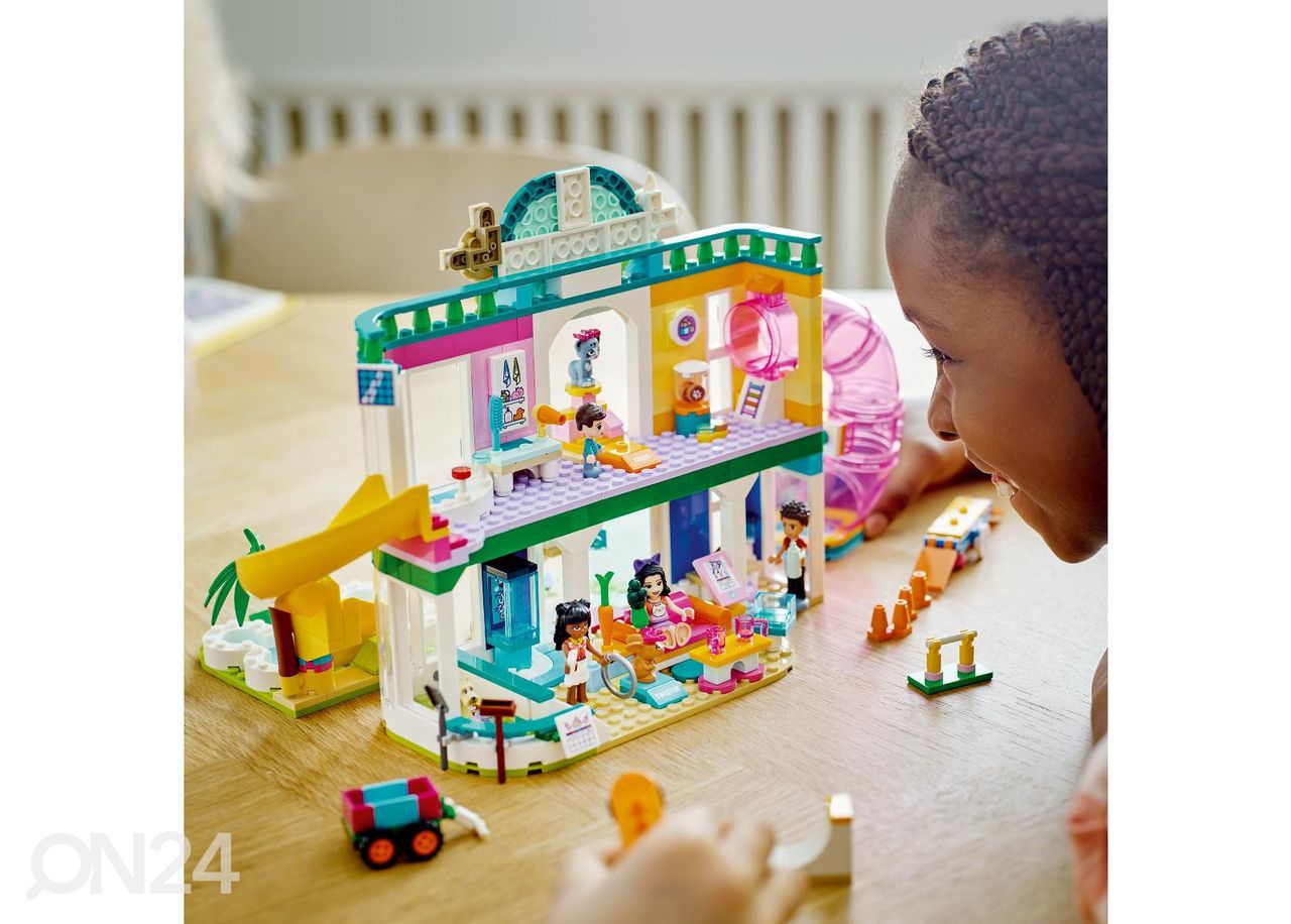 LEGO Friends Lemmikloomade päevakeskus suurendatud