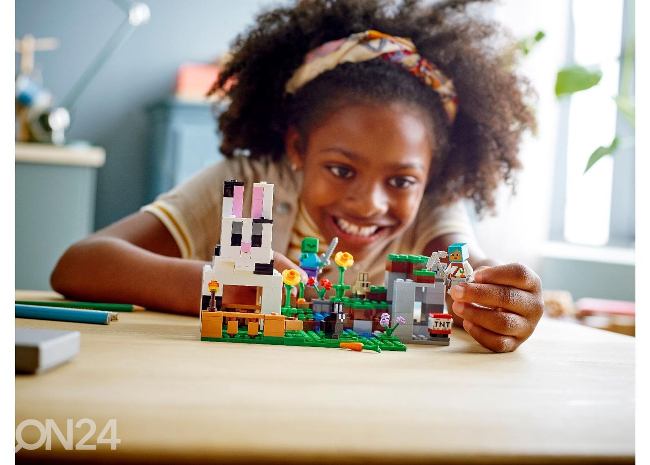 LEGO Minecraft Jänesetalu suurendatud