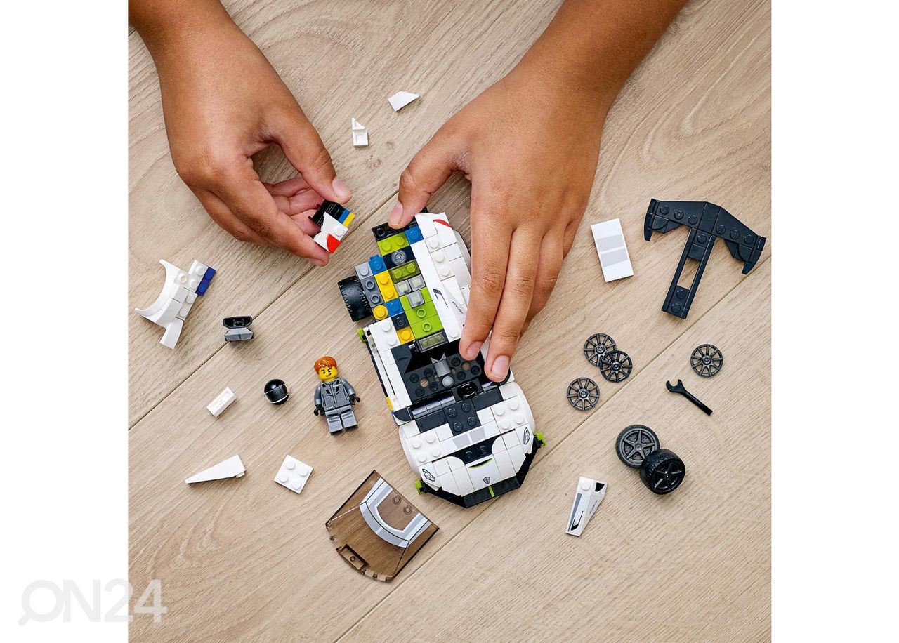 LEGO Speed Champions Koenigsegg Jesko suurendatud