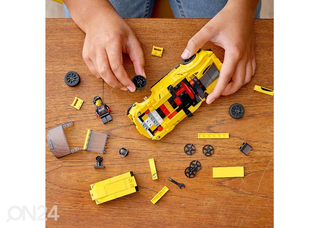 LEGO Speed Champions Toyota GR Supra suurendatud