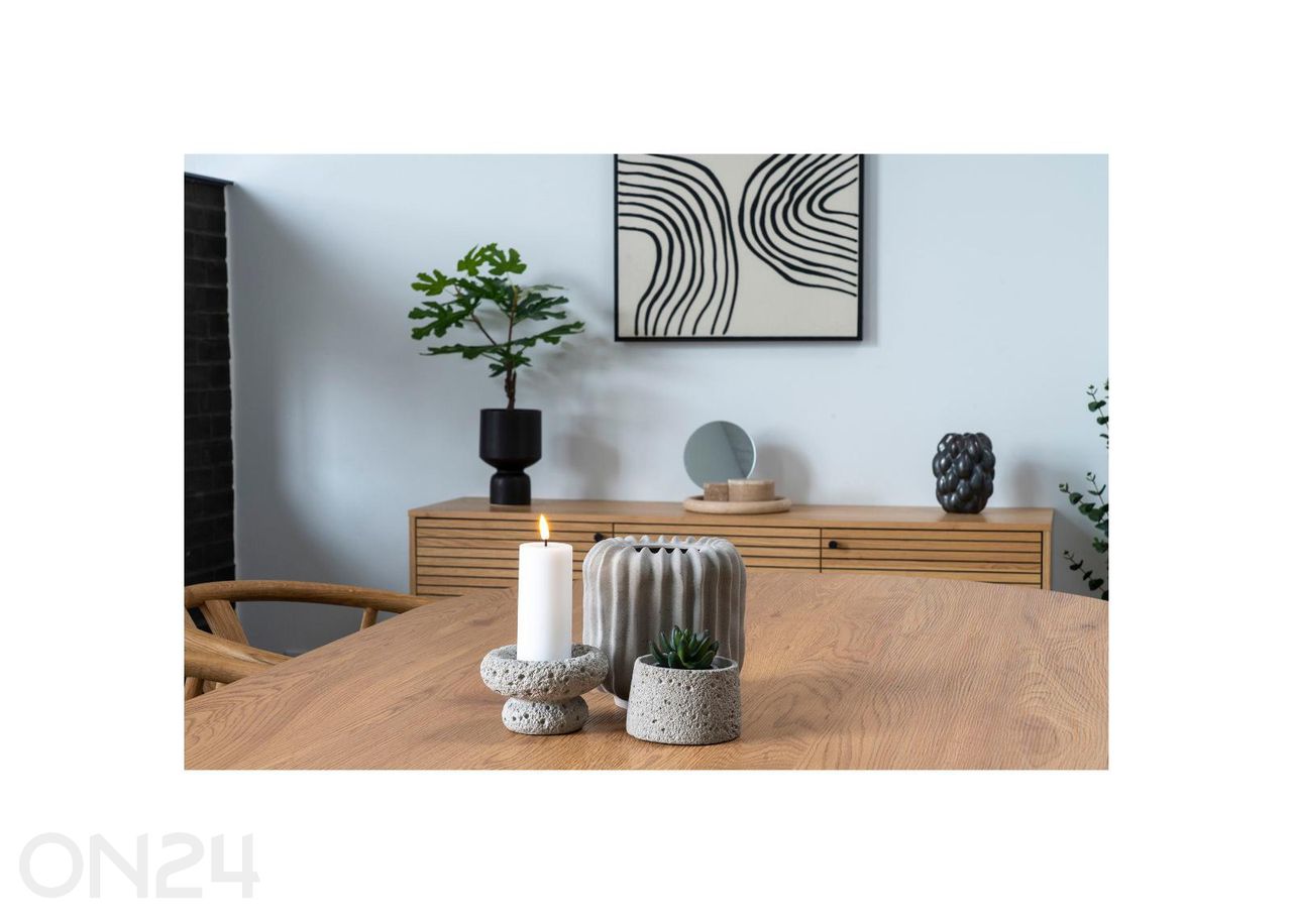 Lillepott suurendatud