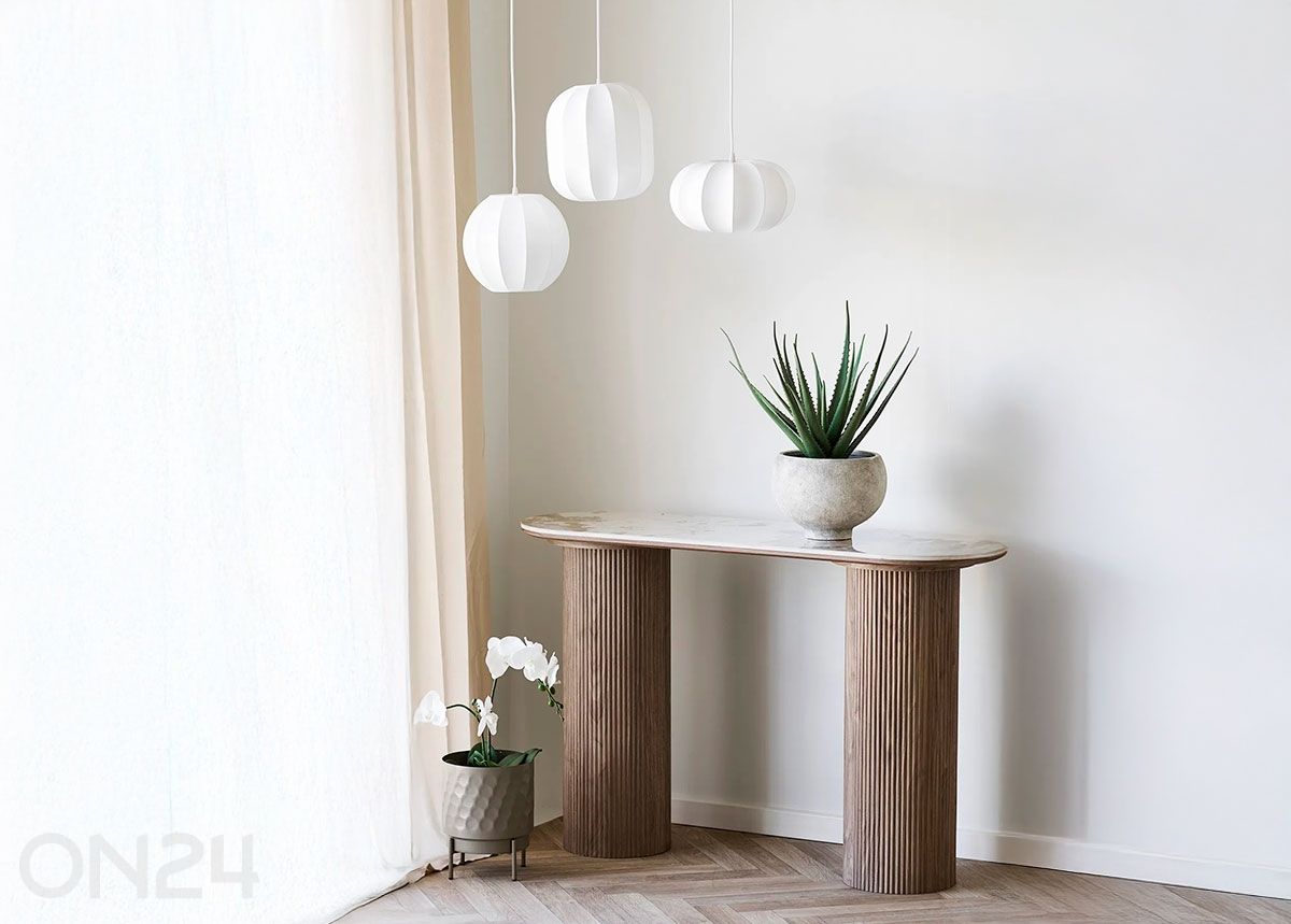 Lillepott suurendatud