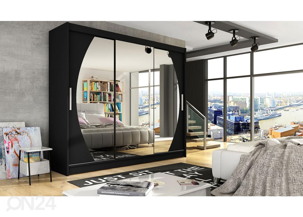 Lükandustega riidekapp suurendatud