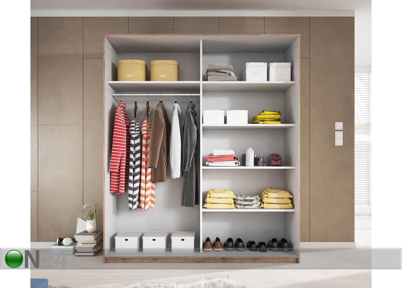 Lükandustega riidekapp suurendatud