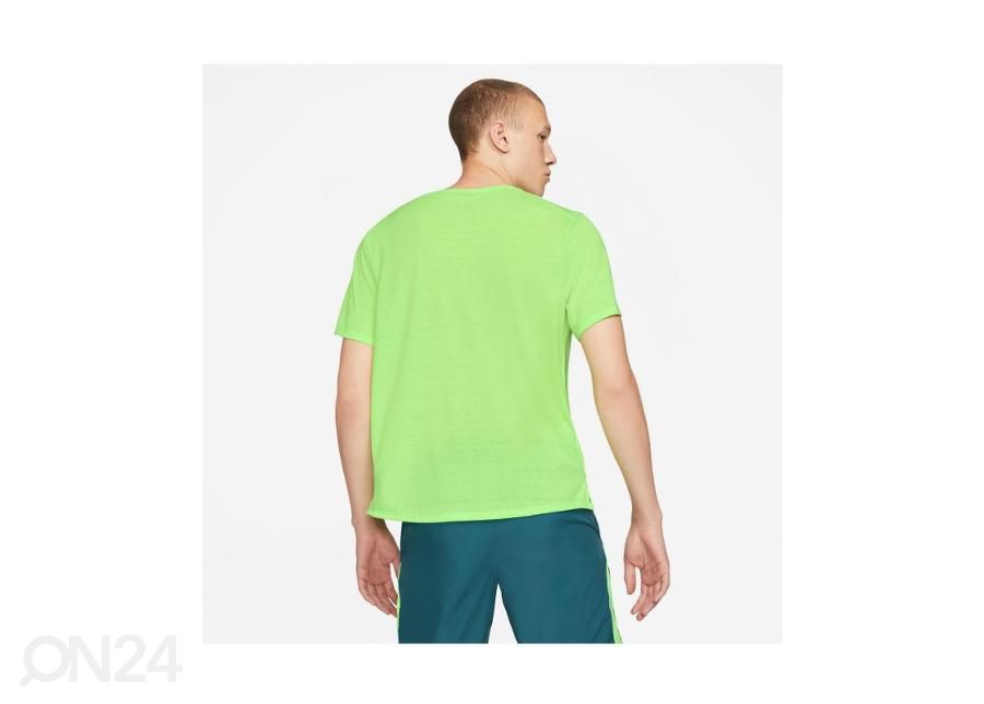 Meeste treeningmaika Nike Dri-FIT Miler suurendatud