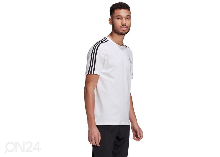 Meeste vabaajasärk Adidas Essentials suurendatud