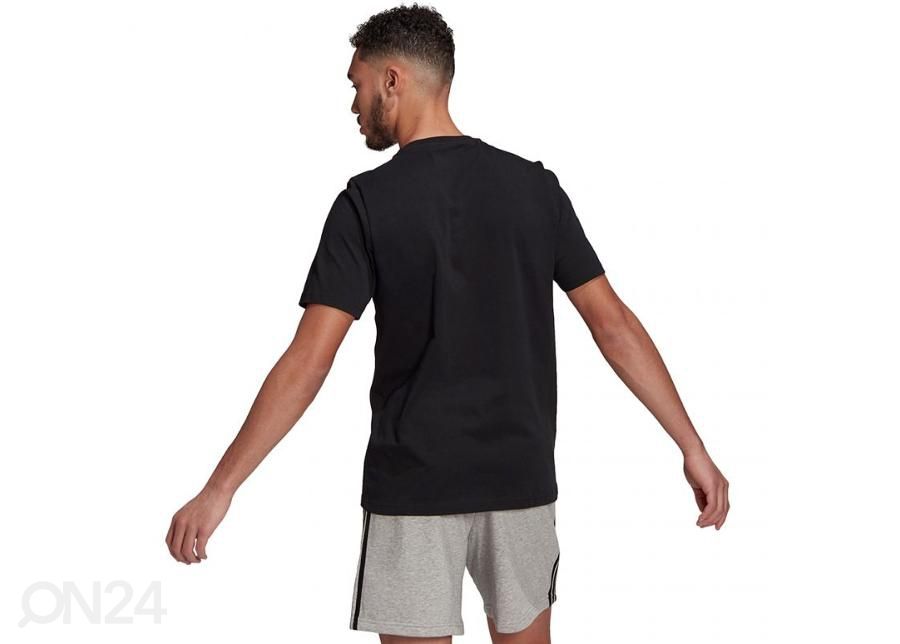 Meeste vabaajasärk Adidas Essentials Embroidered Small Logo Tee suurendatud