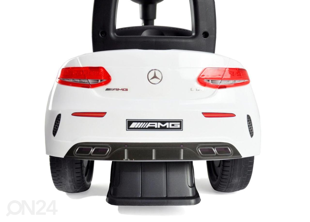 Milly Mally pealeistumisauto MERCEDES-AMG C63, politsei suurendatud