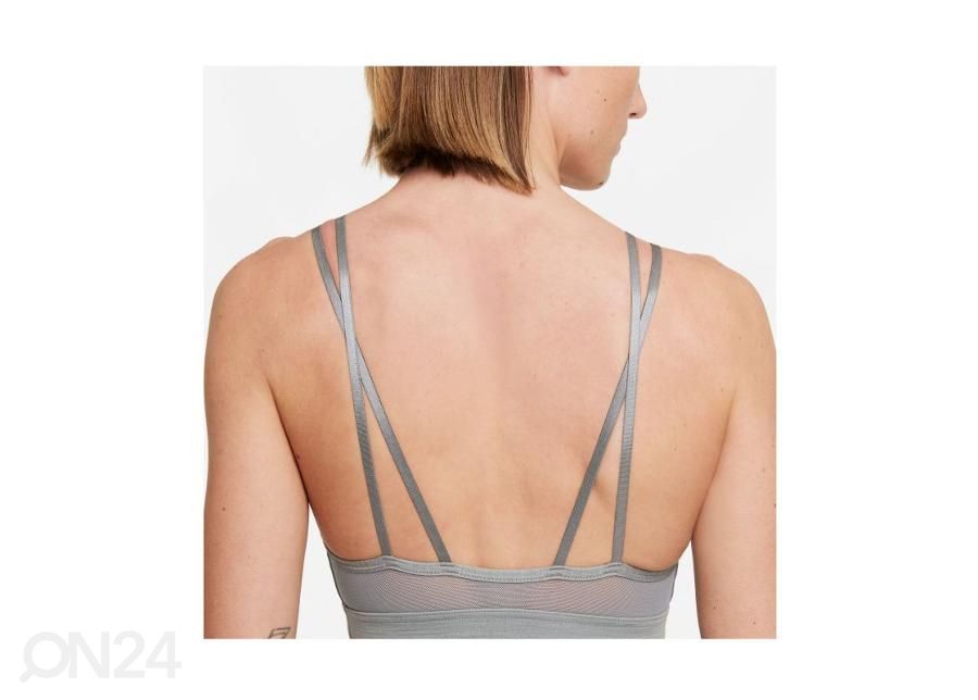 Naiste spordirinnahoidja Nike Dri-FIT Yoga Indy Strappy suurendatud