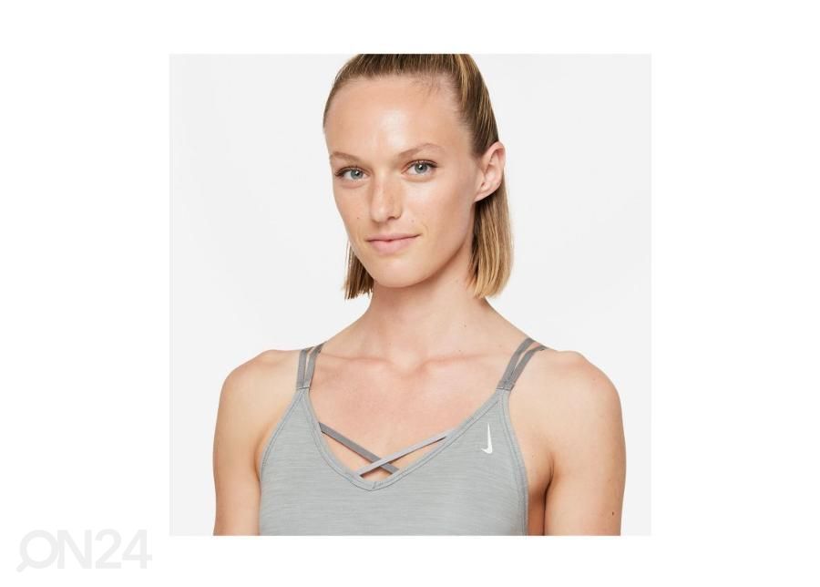 Naiste spordirinnahoidja Nike Dri-FIT Yoga Indy Strappy suurendatud