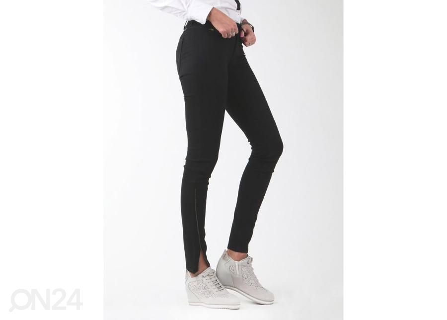 Naiste teksad Wrangler Corynn Perfect suurendatud