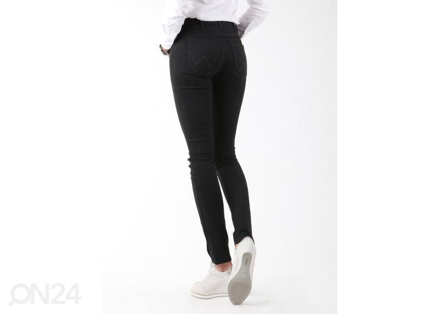 Naiste teksad Wrangler Corynn Perfect suurendatud