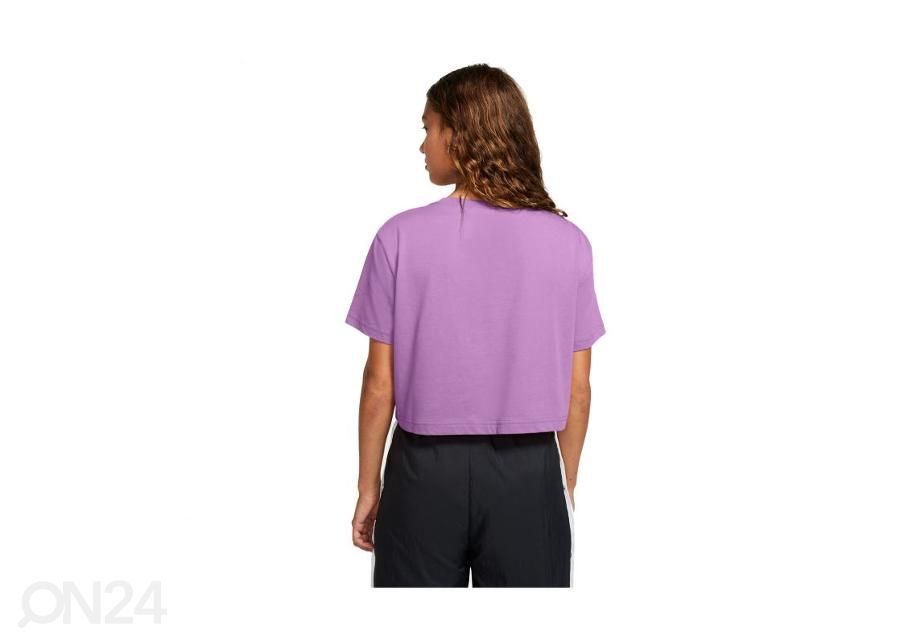 Naiste vabaajasärk Nike NSW Tee Essential suurendatud