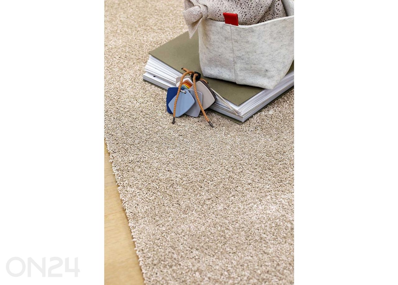 Narma kräsuline tuftingvaip Sweet™ cream 67x133 cm suurendatud
