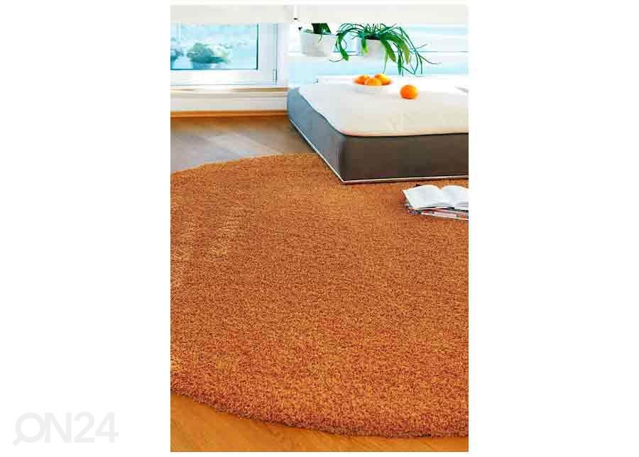 Narma pikakarvaline vaip Spice™ caramel ümar Ø 133 cm suurendatud