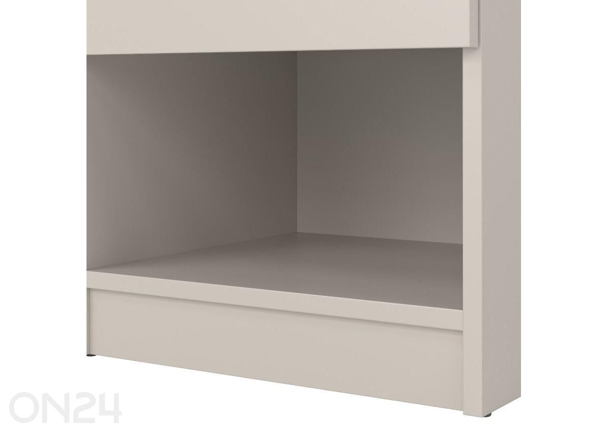 Öökapp Naia suurendatud