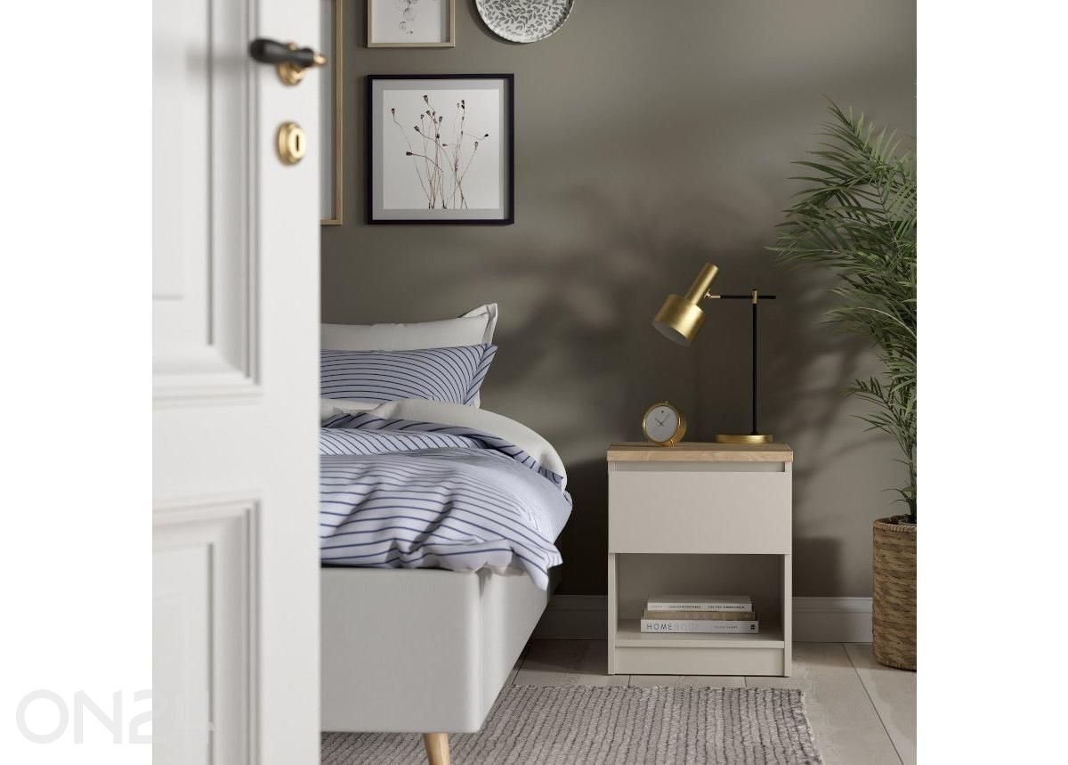 Öökapp Naia suurendatud