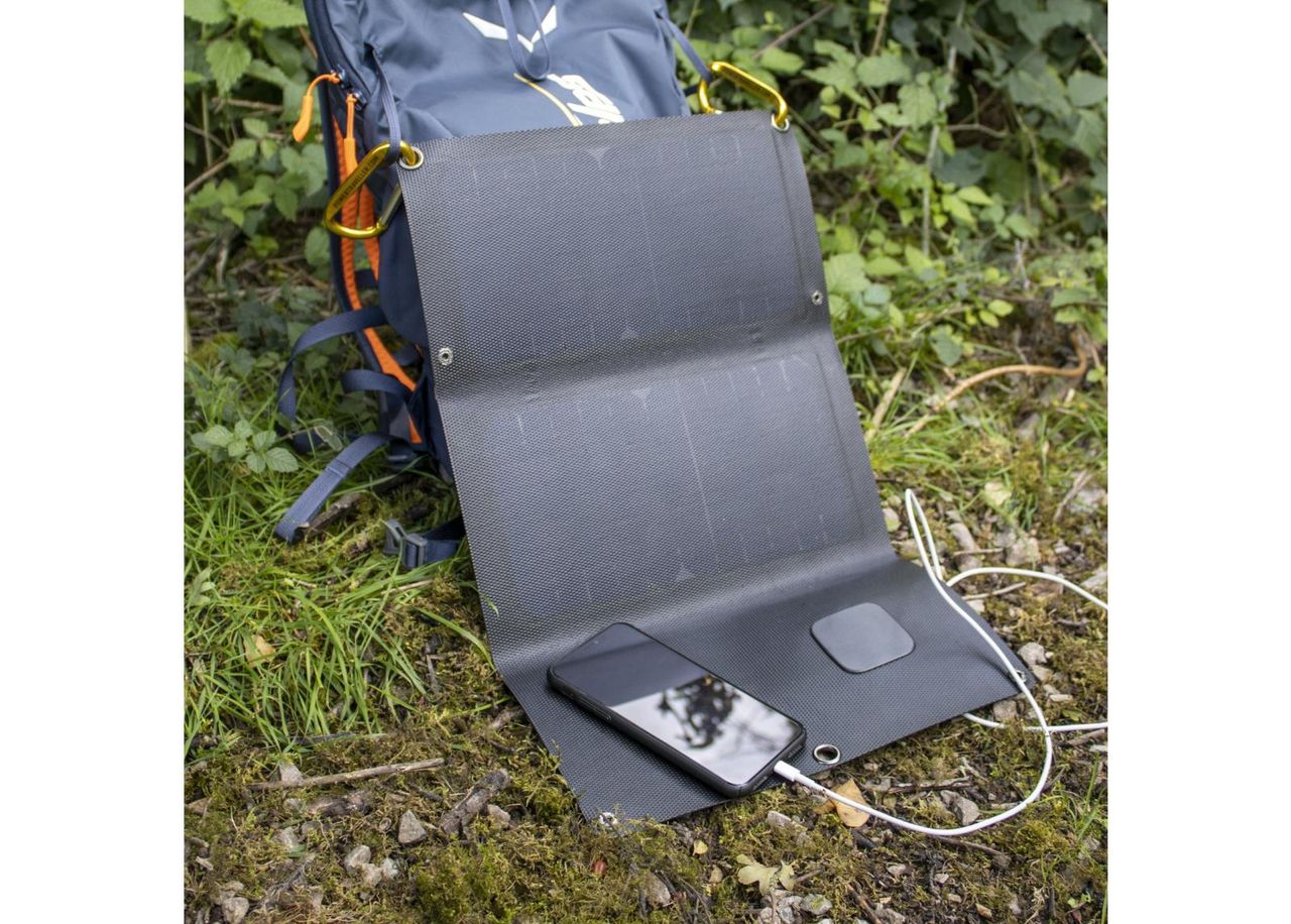 Päikesepaneel Powertraveller FALCON 12E suurendatud