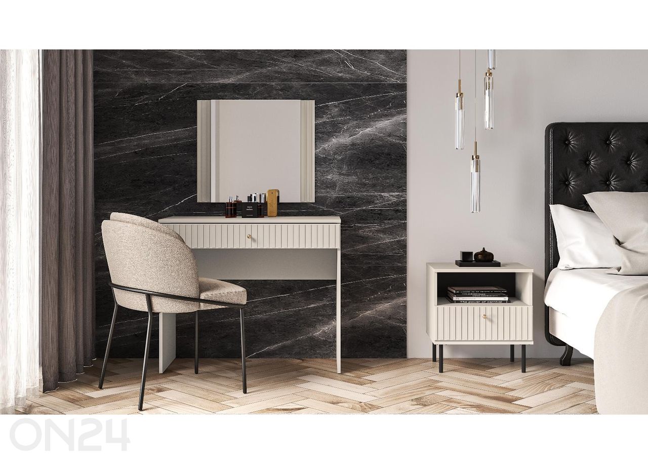 Peegel Sophie suurendatud