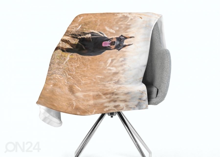 Pleed Doberman Pinscher in the Golden Grass 130x150 cm suurendatud
