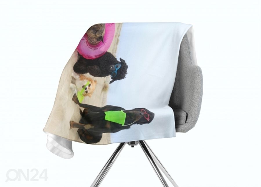 Pleed Dogs Resting on a Beach 130x150 cm suurendatud