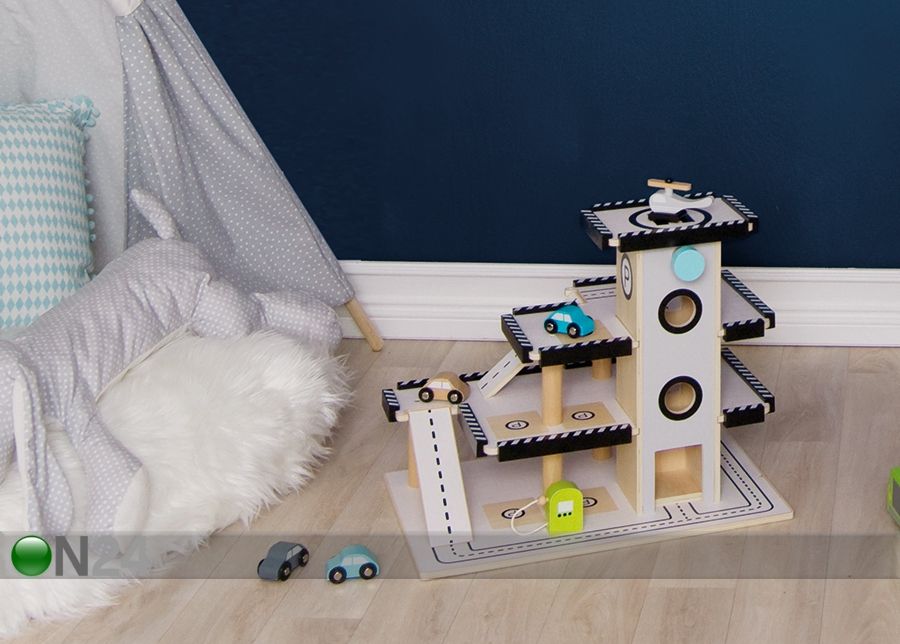 Puidust parkimismaja suurendatud