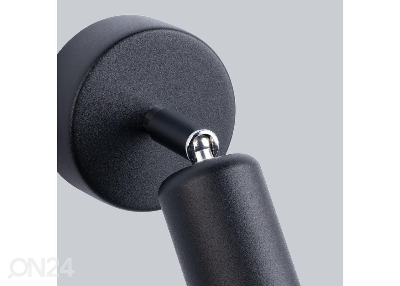 Seinalamp Fornes 1, must suurendatud