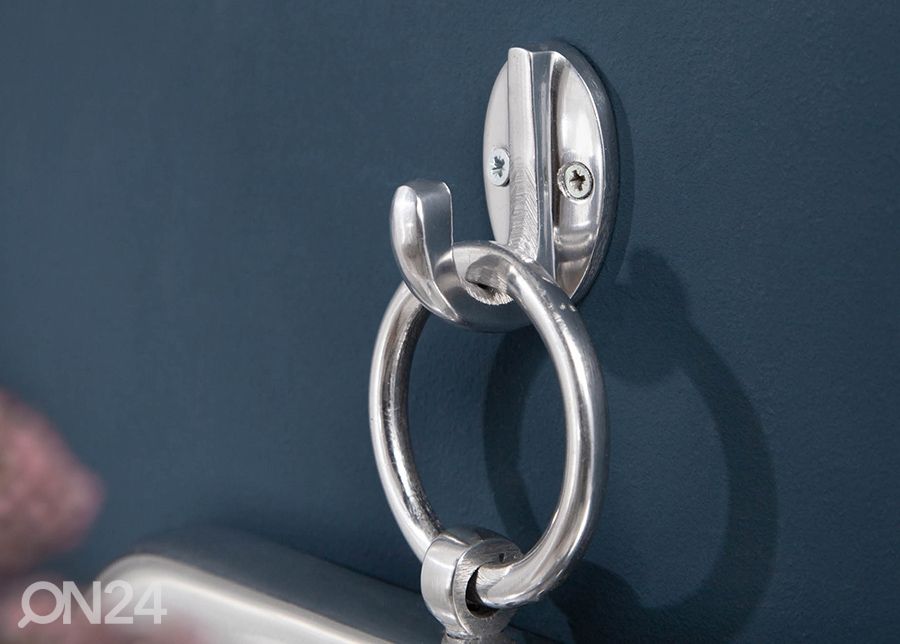 Seinapeegel Portrait suurendatud