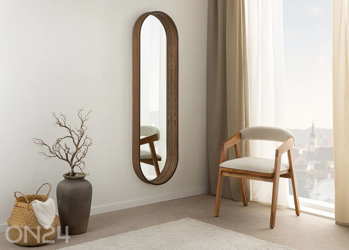 Seinapeegel Portrait suurendatud