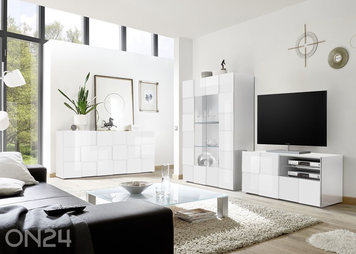 Tv-alus Dama suurendatud